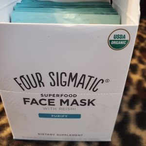Four Sigmatic Superfood Face Mask